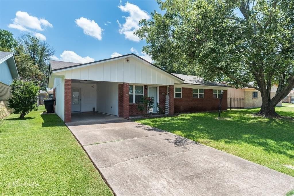 1202 Wisteria St - Photo 2 of 21