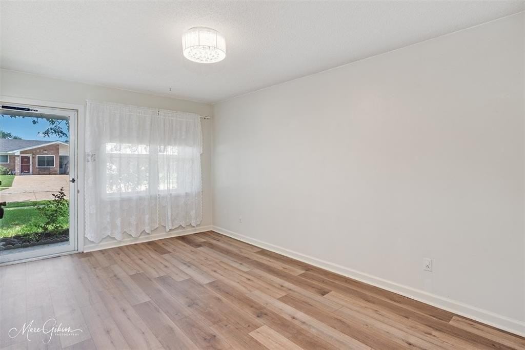 1202 Wisteria St - Photo 6 of 21