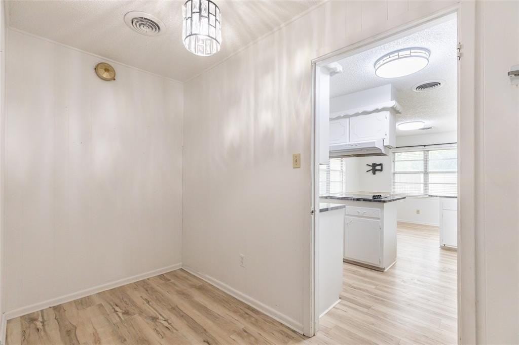 3409 High Meadows Dr - Photo 2 of 32