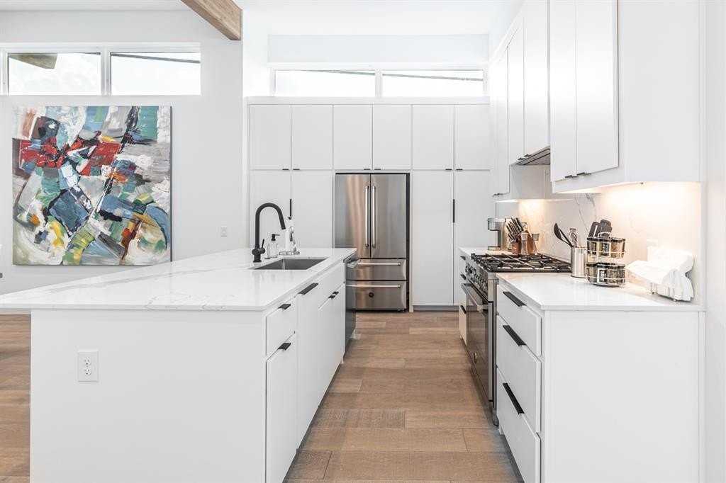 4202 Bonham St - Photo 2 of 32