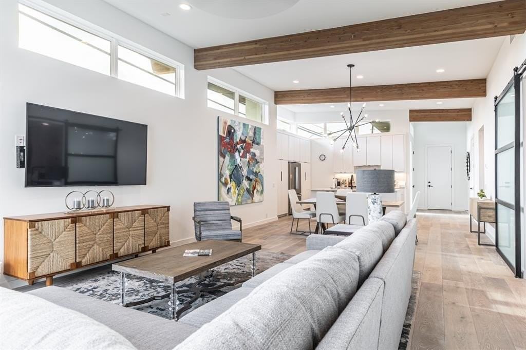 4202 Bonham St - Photo 3 of 32