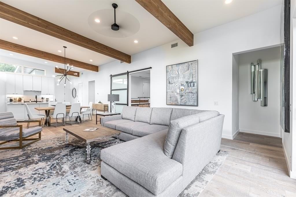 4202 Bonham St - Photo 4 of 32