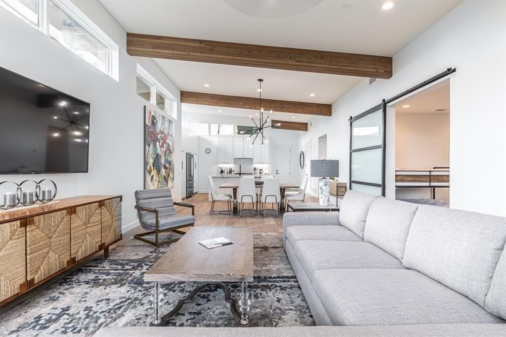 4202 Bonham St - Photo 7 of 32