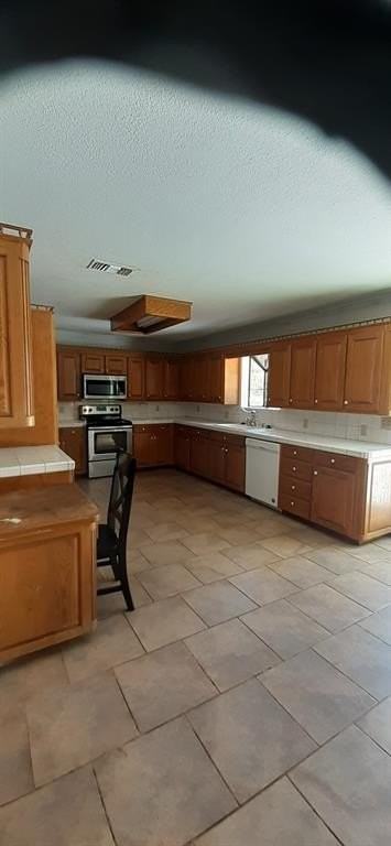 1202 Honeysuckle Dr - Photo 7 of 11