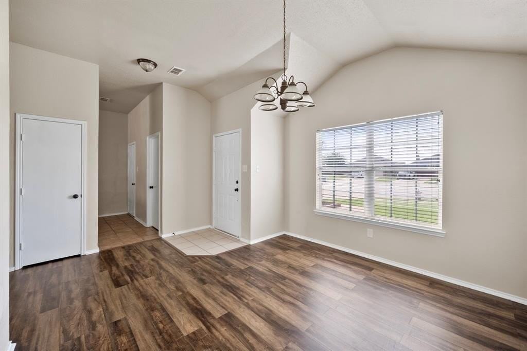 812 Sierra Cir - Photo 4 of 28