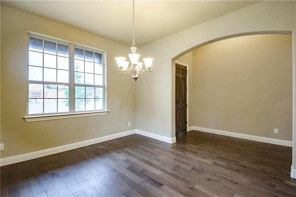 10671 Villanova Dr - Photo 5 of 36