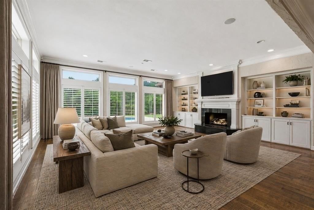 5304 Seascape Ln - Photo 4 of 24