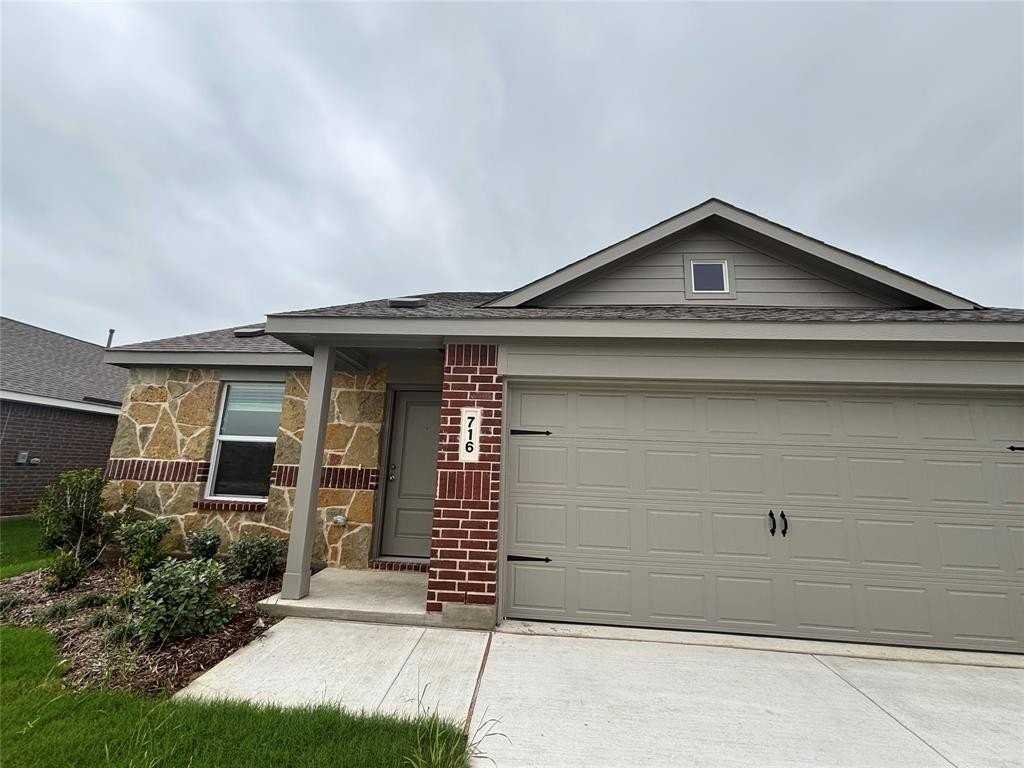 716 Haskell Dr - Photo 2 of 19