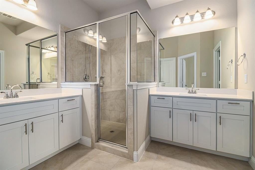 315 Ferndale St - Photo 2 of 40