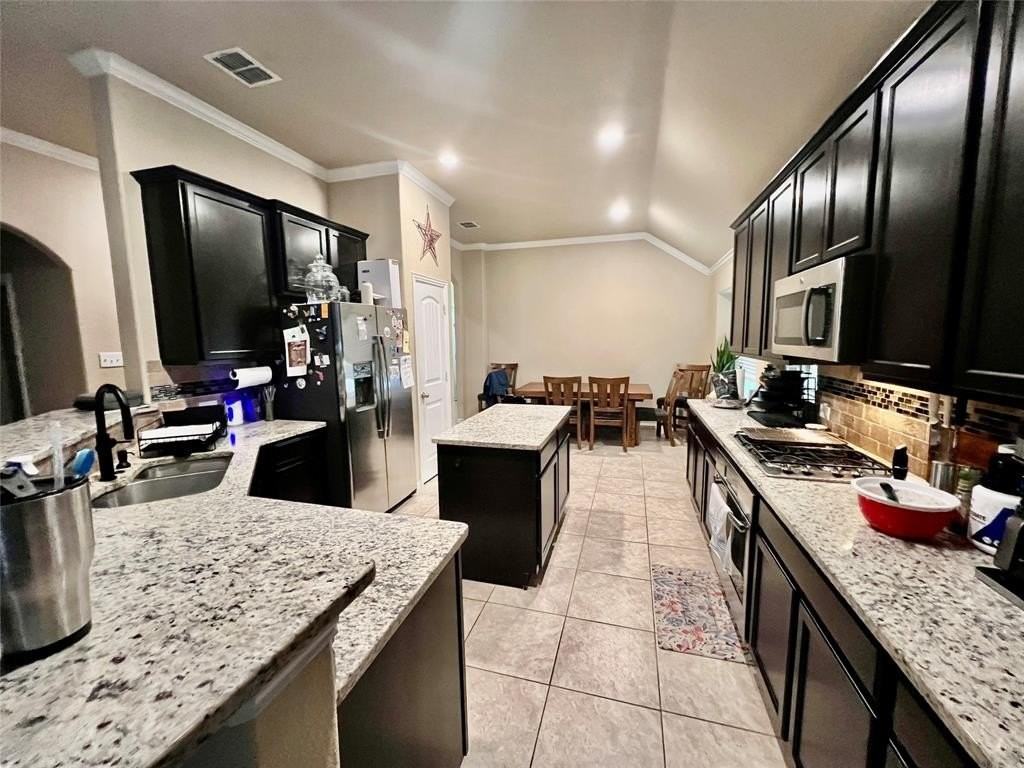 14657 Gilley Ln - Photo 7 of 16