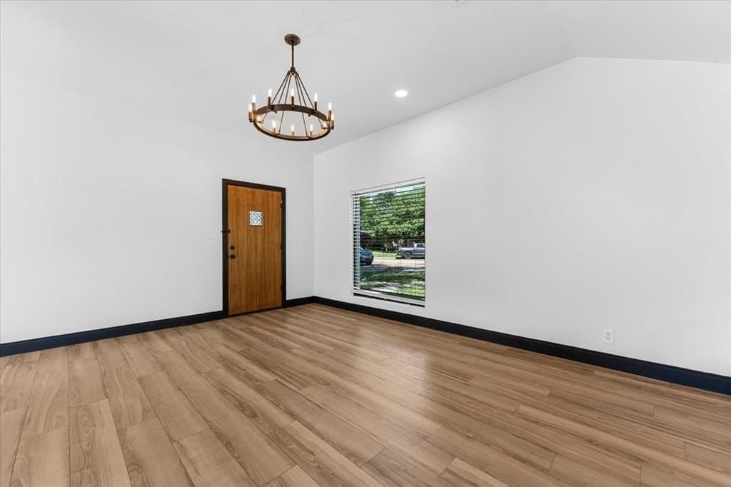 11238 Webb Chapel Ct - Photo 5 of 40