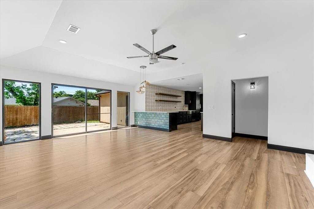 11238 Webb Chapel Ct - Photo 7 of 40