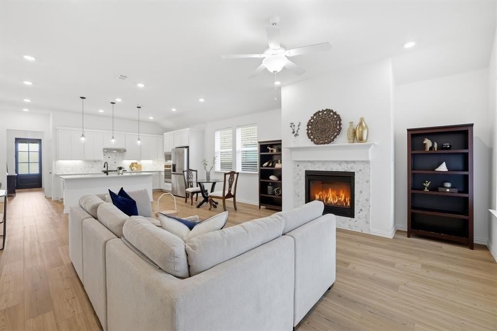 3419 Honeysuckle Holw - Photo 6 of 34