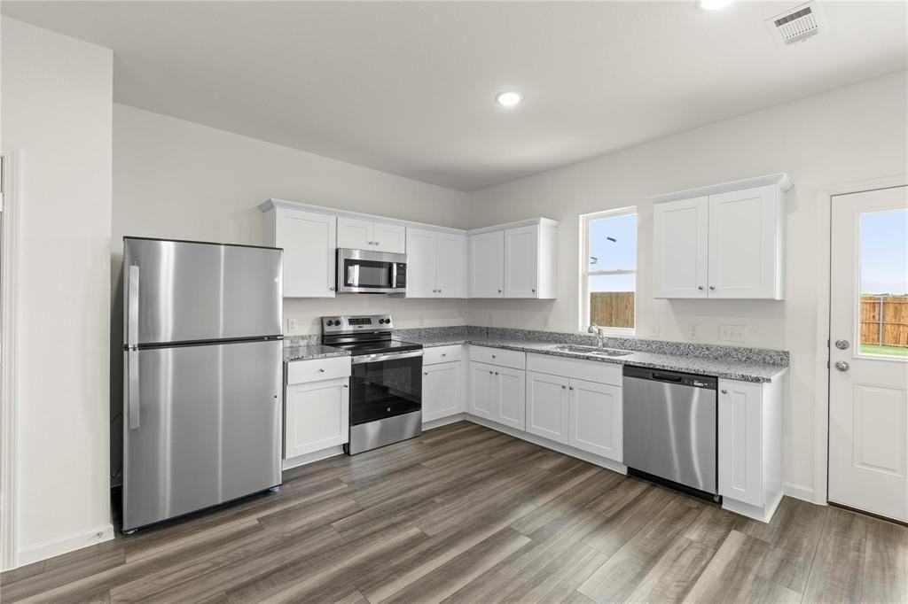 5919 Sahara Dr - Photo 5 of 26