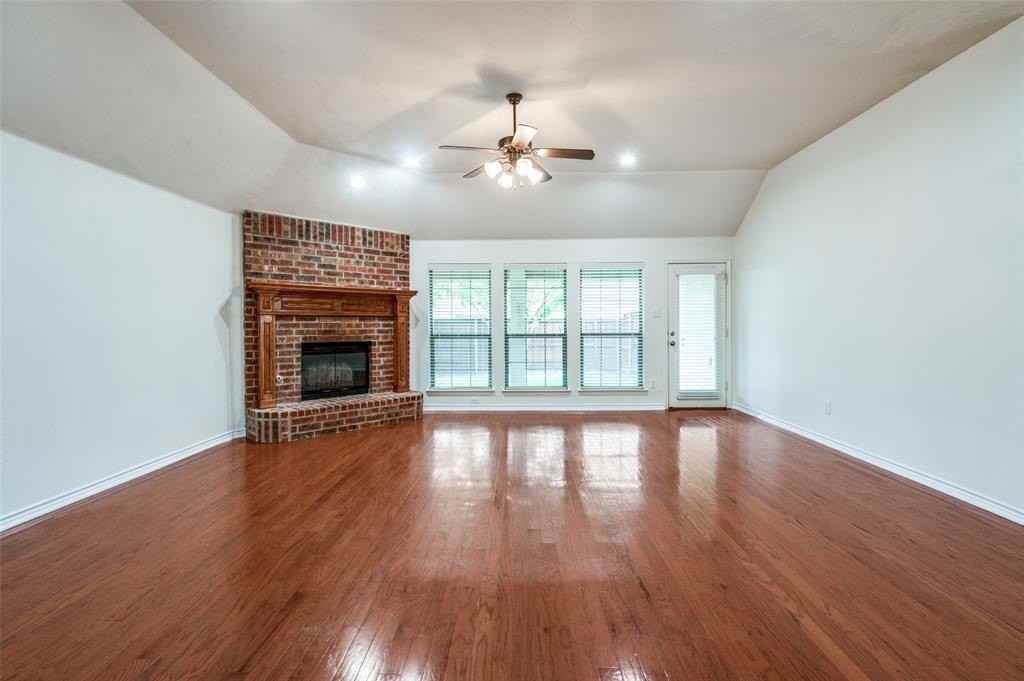 4500 River Xing - Photo 4 of 12