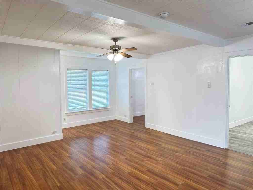 1704 Lexington St - Photo 2 of 11