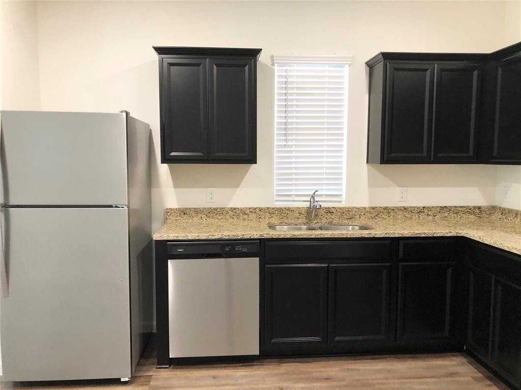 921 Bois D Arc Ln - Photo 4 of 29