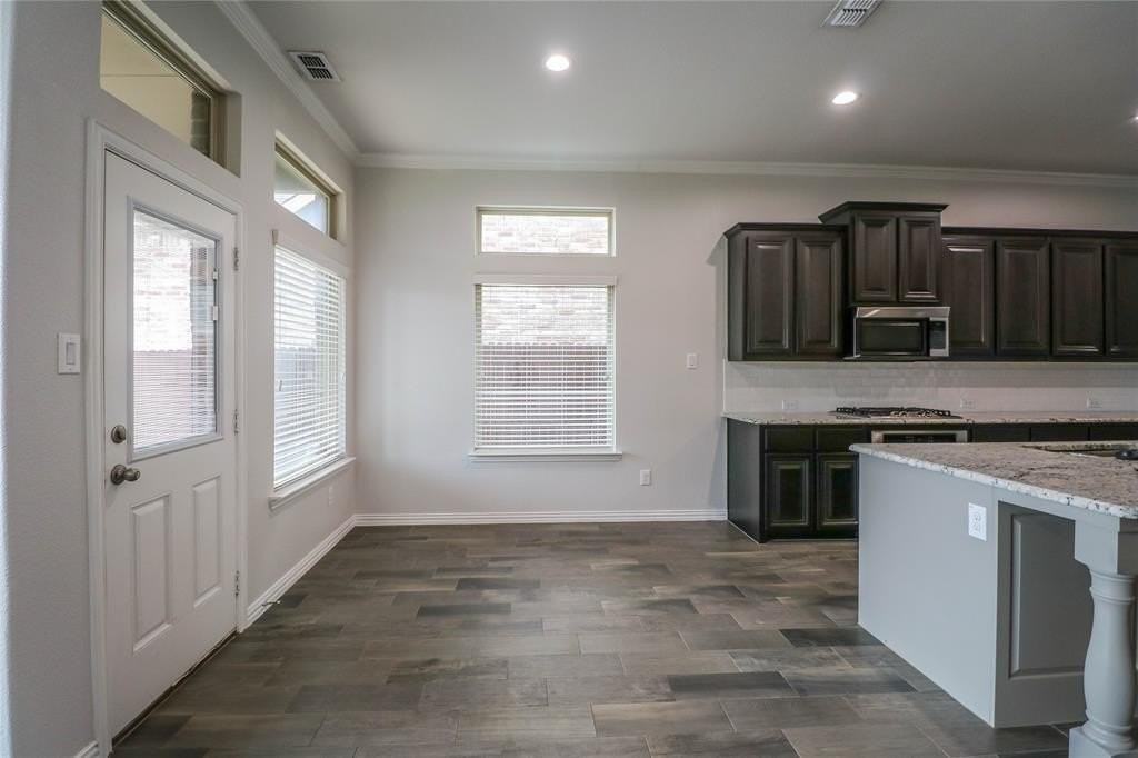 9909 Tule Lake Rd - Photo 6 of 26