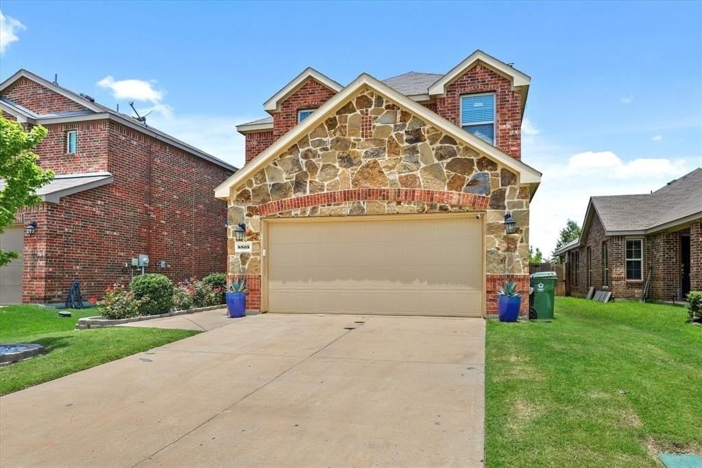 8805 Deadwood Ln - Photo 2 of 37