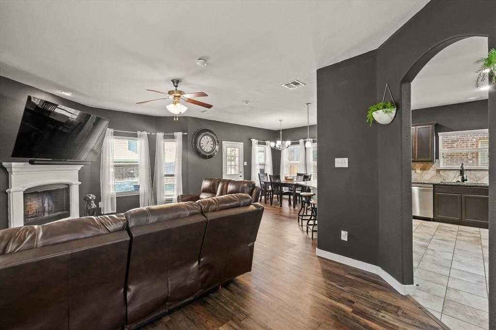 8805 Deadwood Ln - Photo 5 of 37