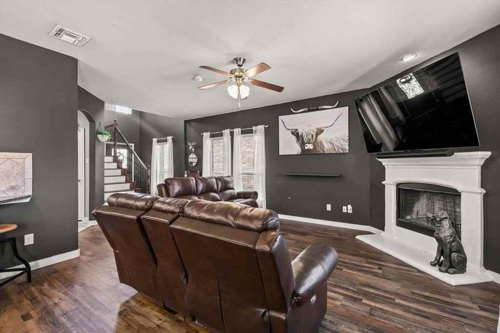 8805 Deadwood Ln - Photo 7 of 37