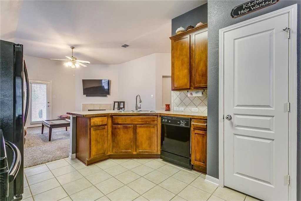 12128 Tacoma Ridge Dr - Photo 3 of 18