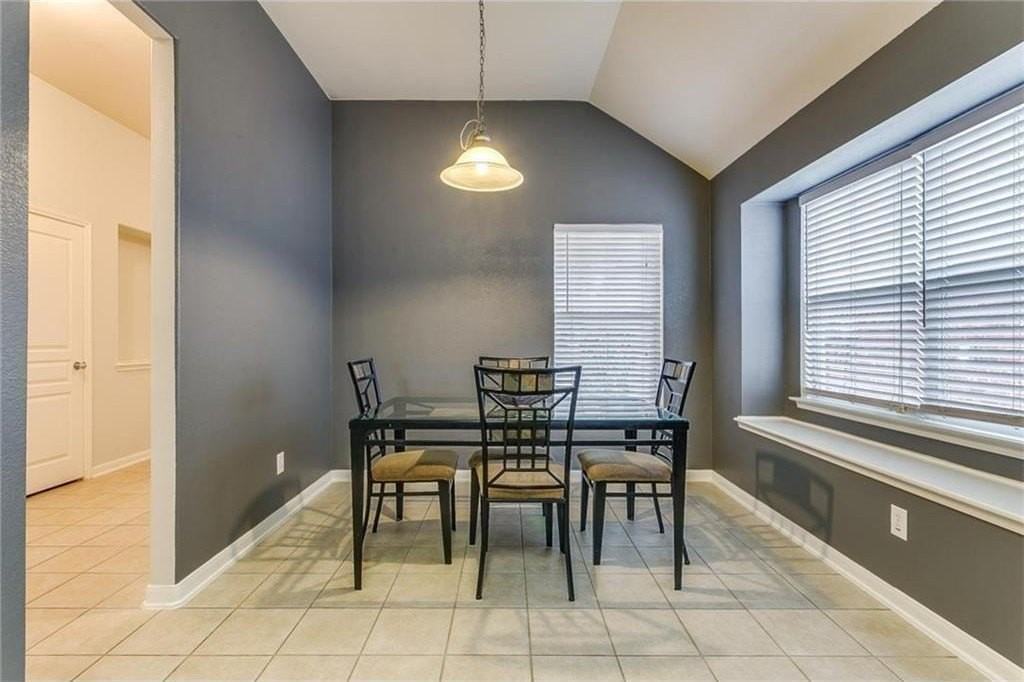 12128 Tacoma Ridge Dr - Photo 4 of 18