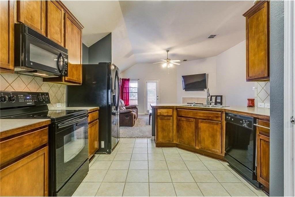 12128 Tacoma Ridge Dr - Photo 5 of 18