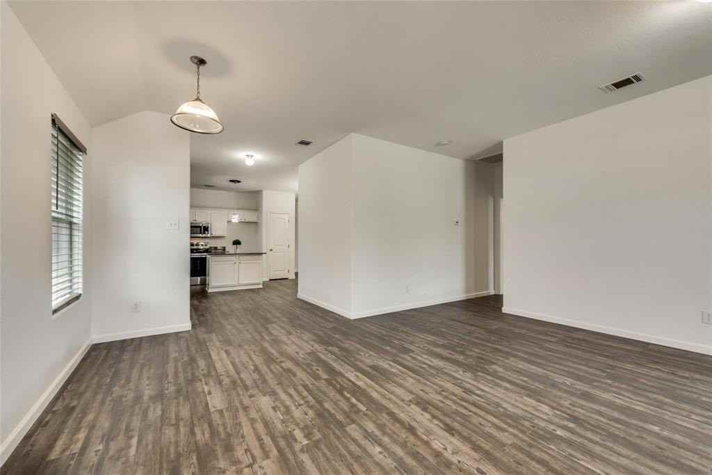 7463 Concordia Ln - Photo 4 of 19