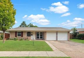 featured image of 821 Wisteria Way