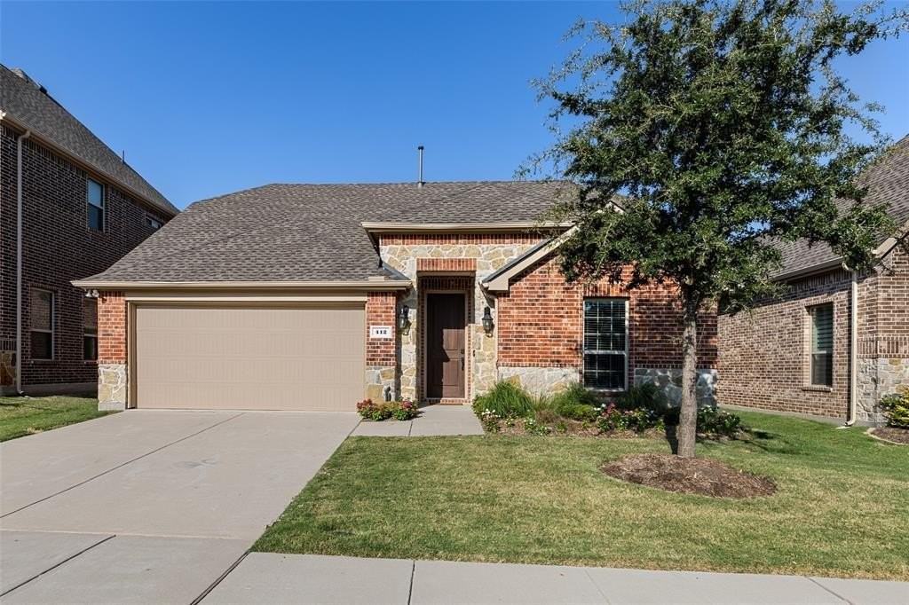 412 Tanner Sq - Photo 3 of 22