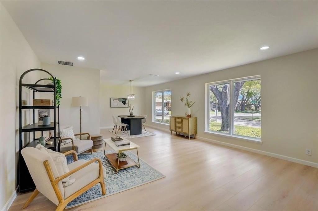 3040 Ponder Pl - Photo 6 of 30