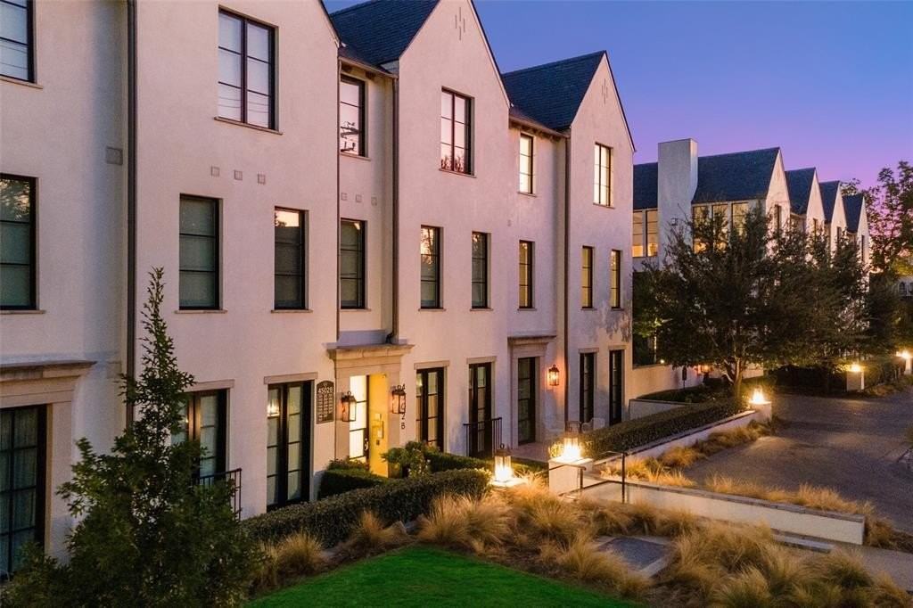 4502 Abbott Ave #302 - Photo 2 of 20