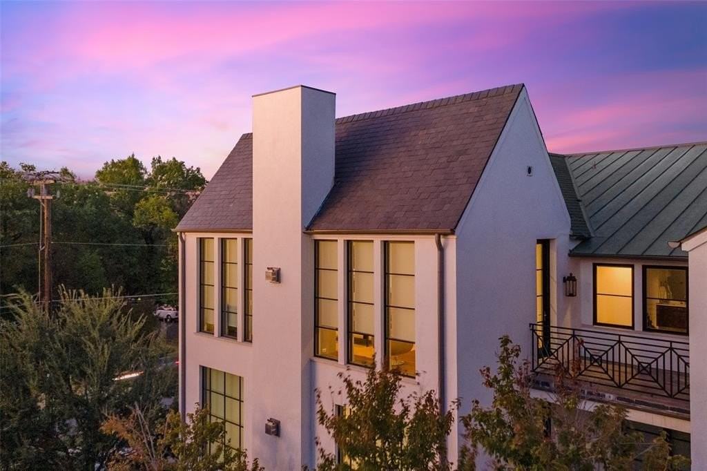 4502 Abbott Ave #302 - Photo 4 of 20