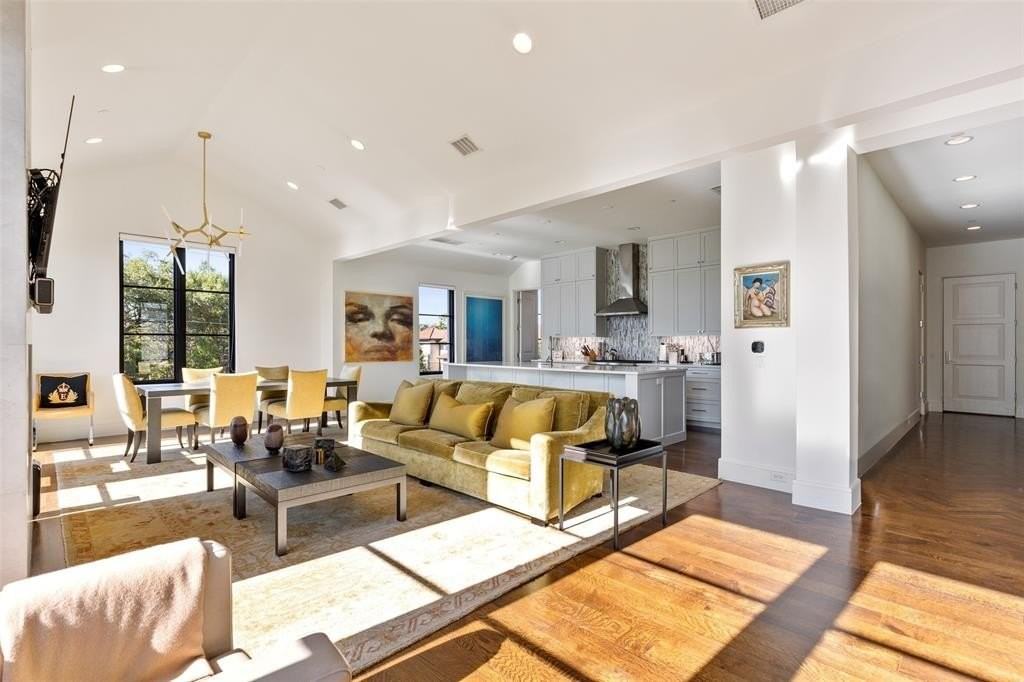 4502 Abbott Ave #302 - Photo 6 of 20