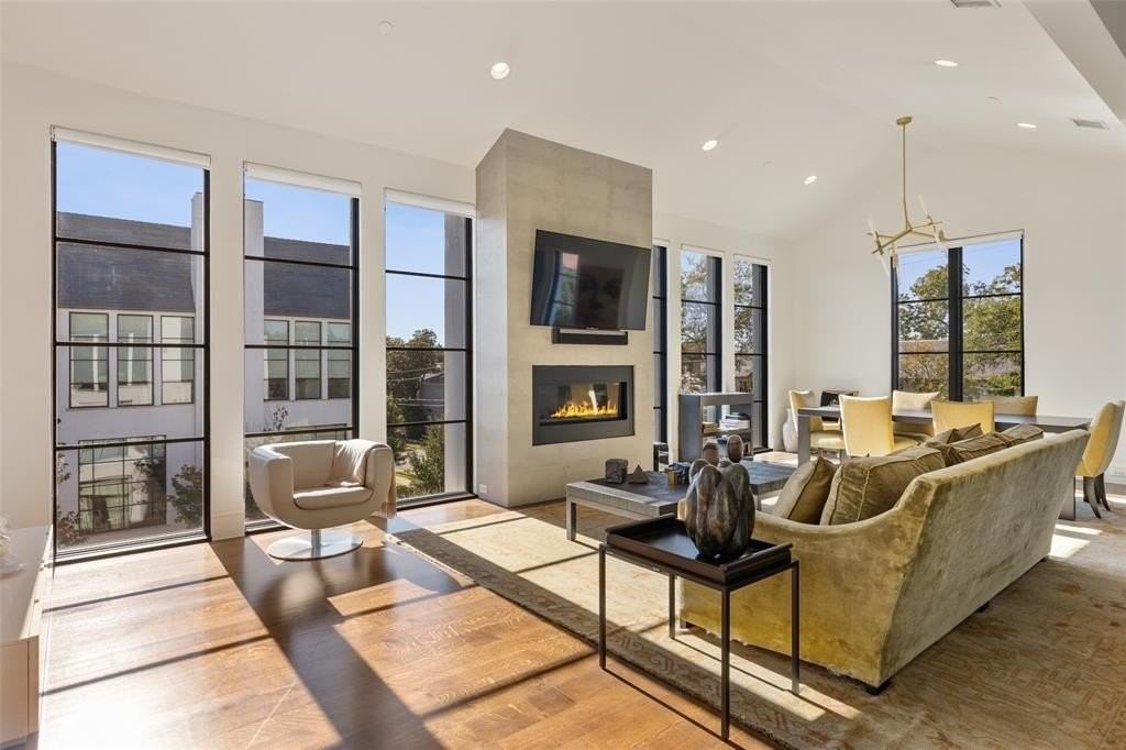 4502 Abbott Ave #302 - Photo 7 of 20