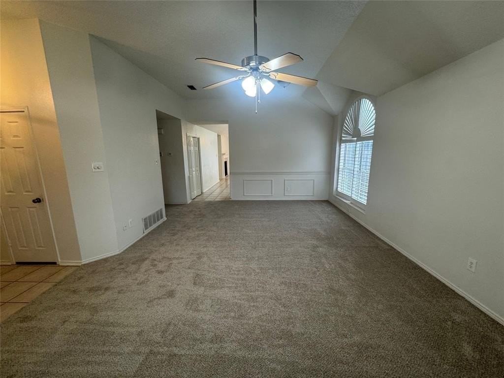 959 Grasswood Ct - Photo 4 of 19