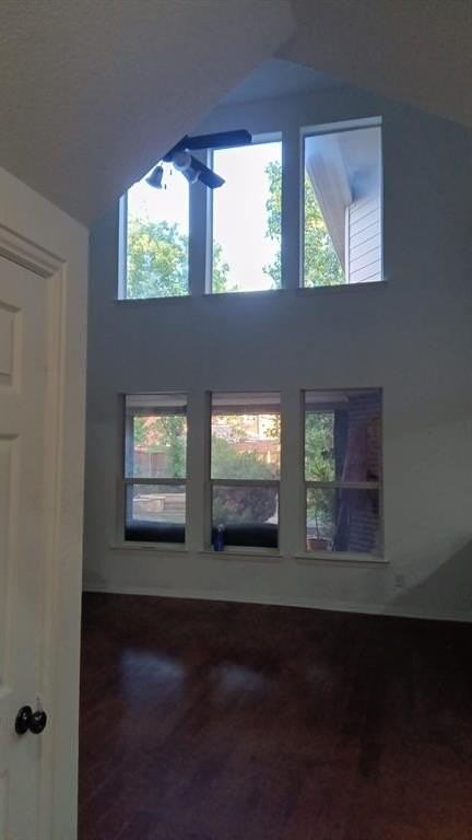 6405 Sapphire Dr - Photo 5 of 16