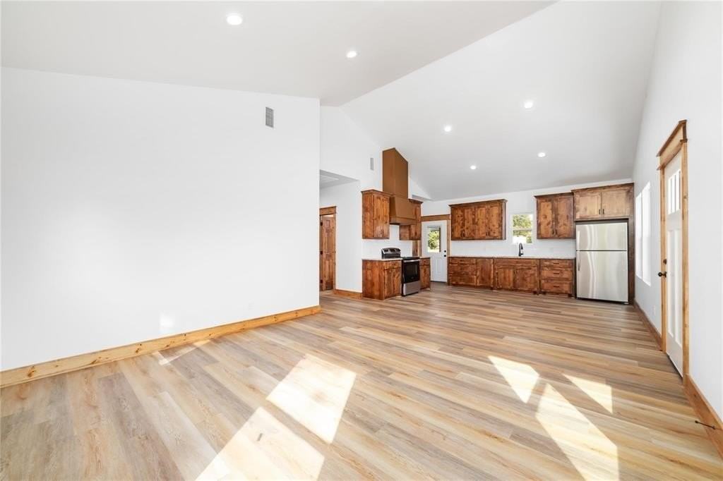 200 Main St - Photo 6 of 11