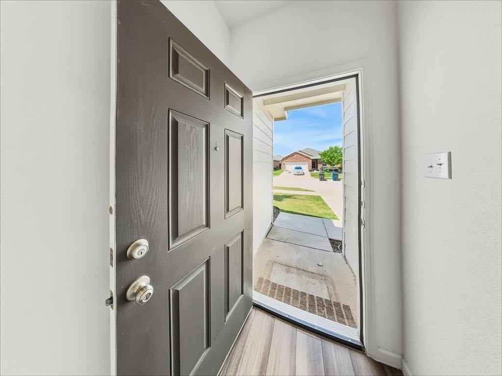 1713 Escondido Dr - Photo 3 of 19