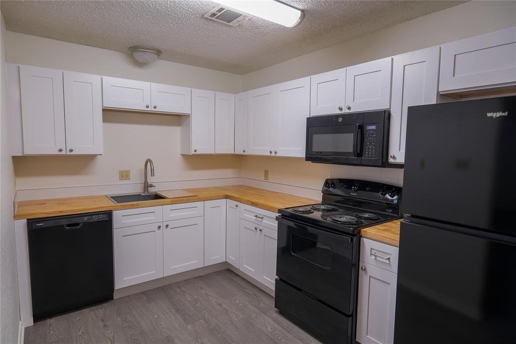 11910 Intermount Ct - Photo 2 of 22