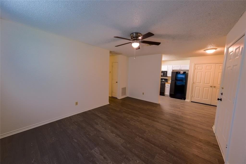 11910 Intermount Ct - Photo 3 of 22