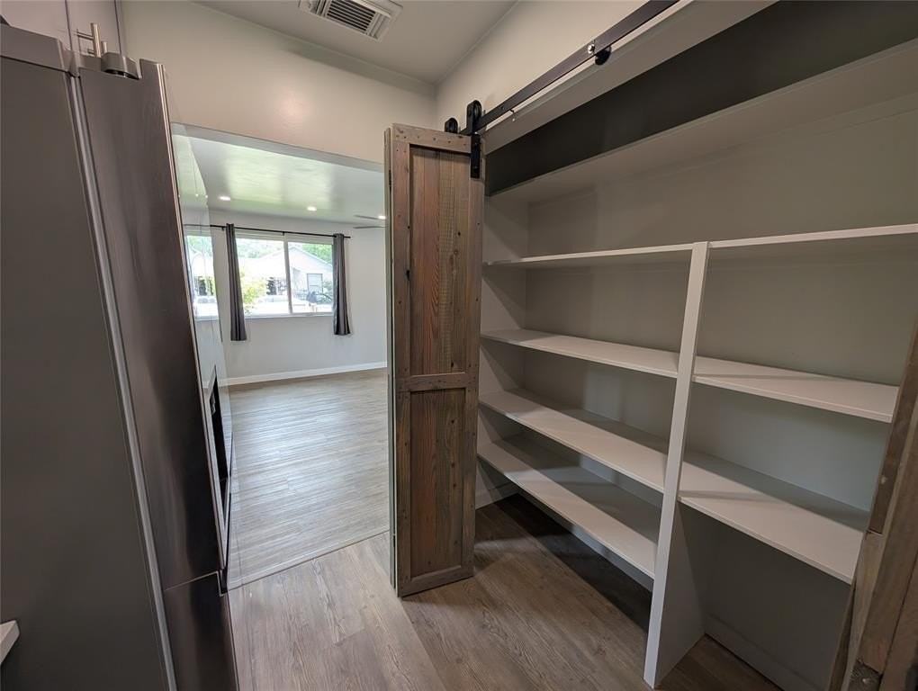 2423 Maryland Ave - Photo 6 of 20