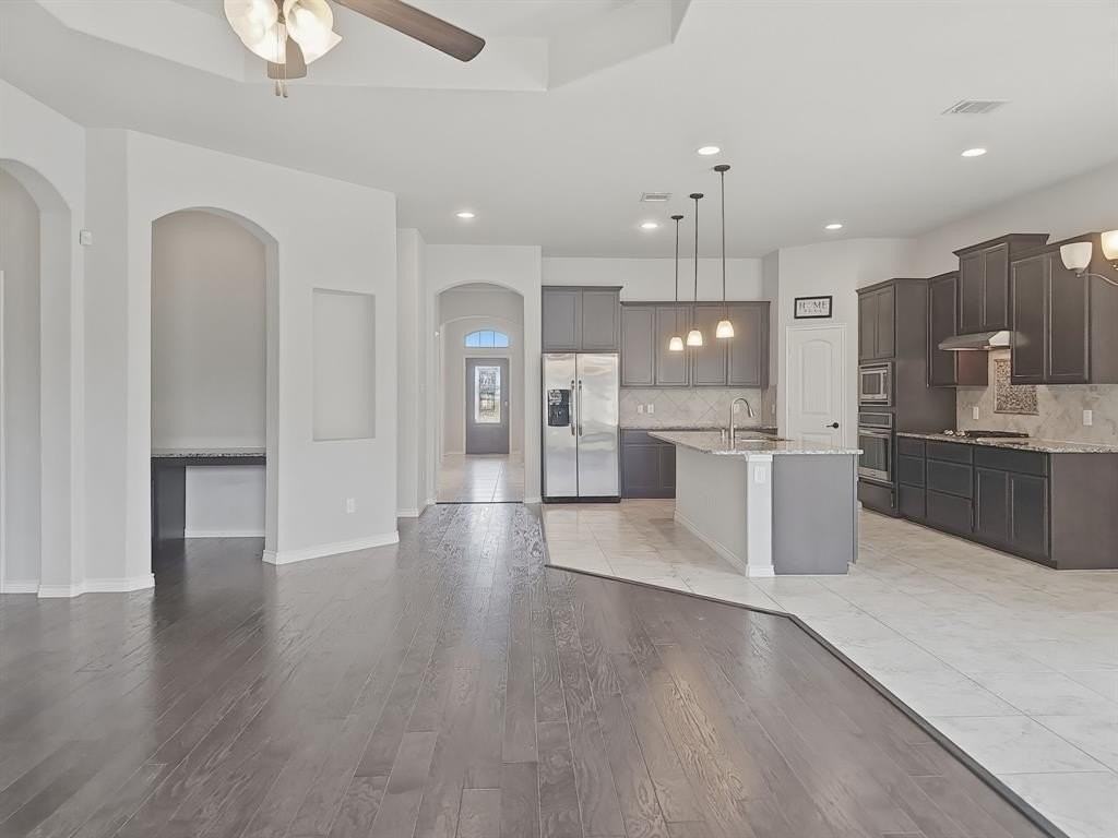 3401 Rosewood Ln - Photo 7 of 24