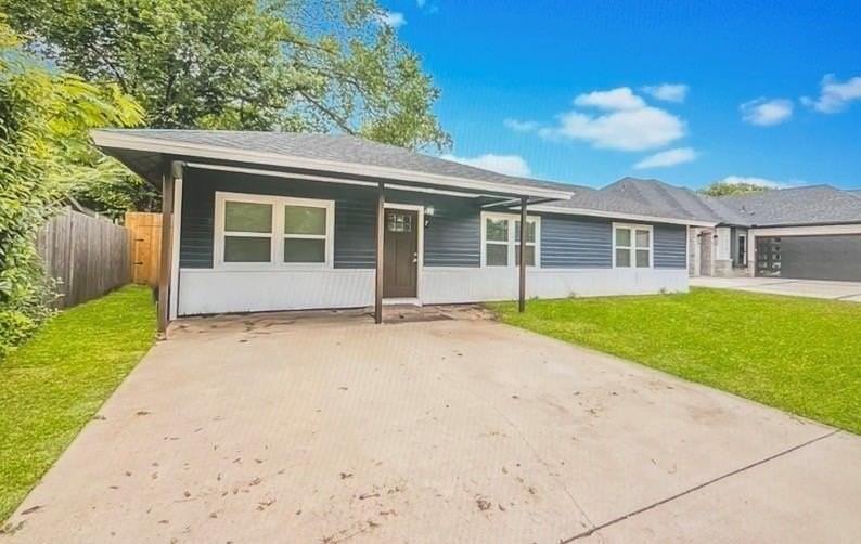 1709 Joyce St - Photo 2 of 22