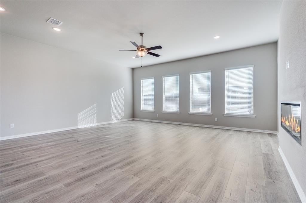 2459 Morningside Dr - Photo 7 of 28