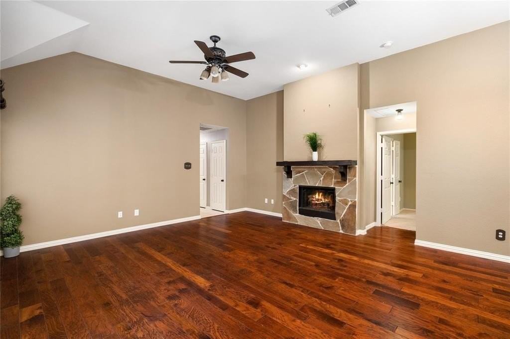 6849 Barbican Dr - Photo 4 of 5