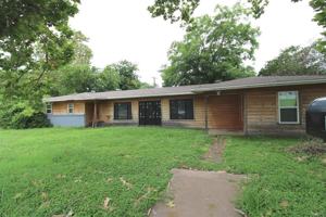 featured image of 17 Macarthur Dr #B