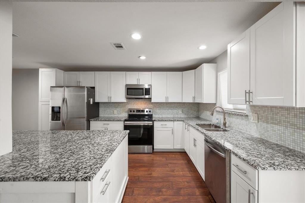 207 E Harwood Rd #10 - Photo 6 of 21