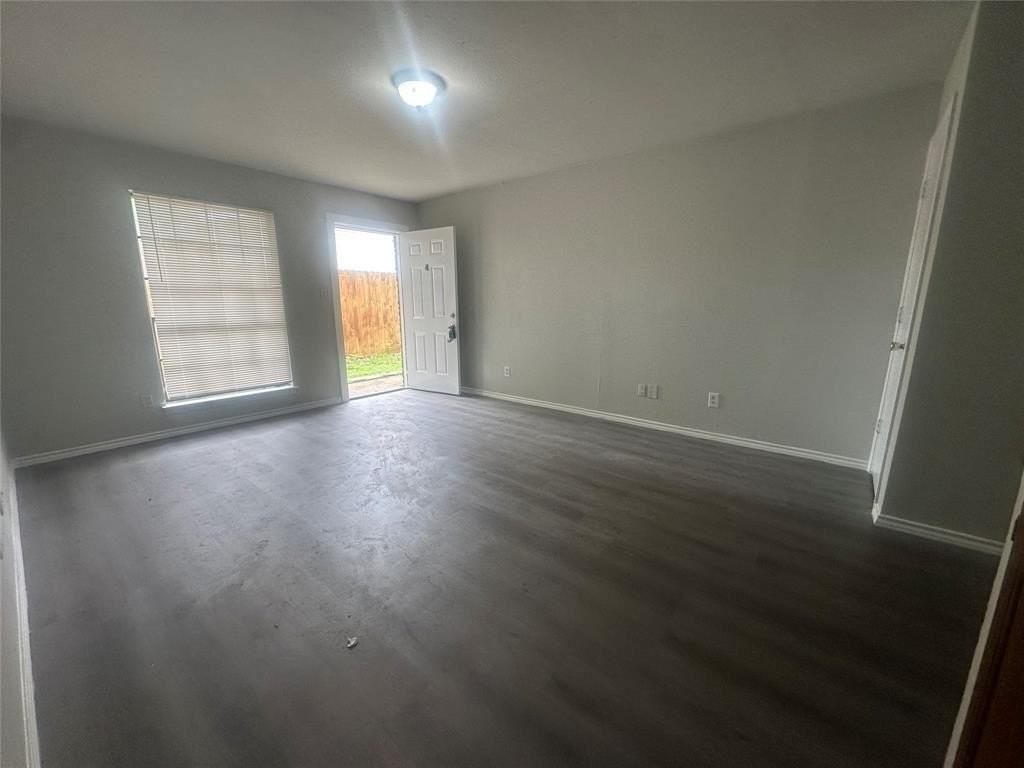 1408 15th Pl - Photo 2 of 9